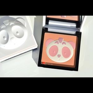 MAC Nico Panda Color Me Nico Gleamer Fave Powder